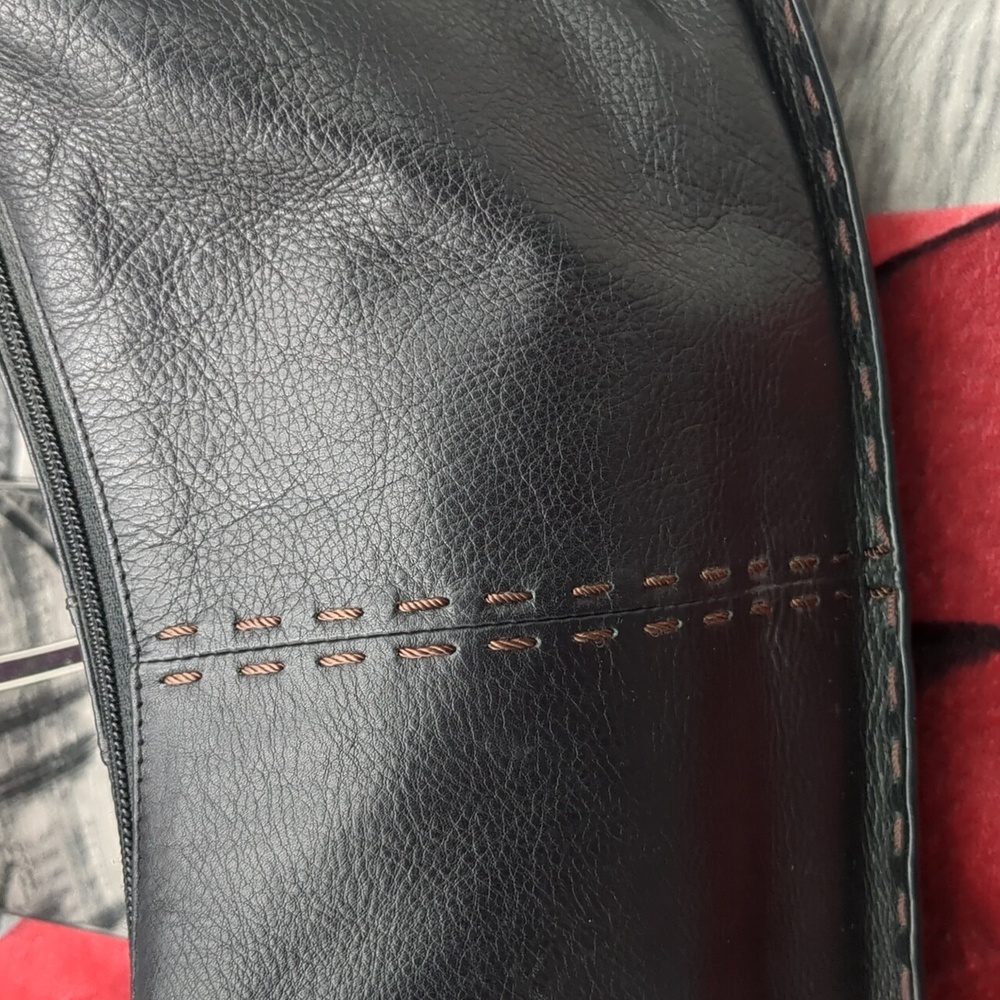 The Sak Black Leather Purse - Picture 4 of 8